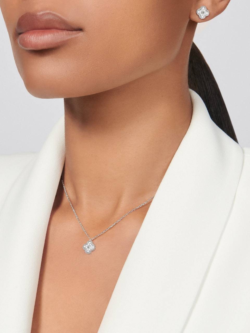 Van Cleef, Sweet Alhambra ear studs- Diamond