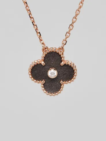 Van Cleef the holiday pendant