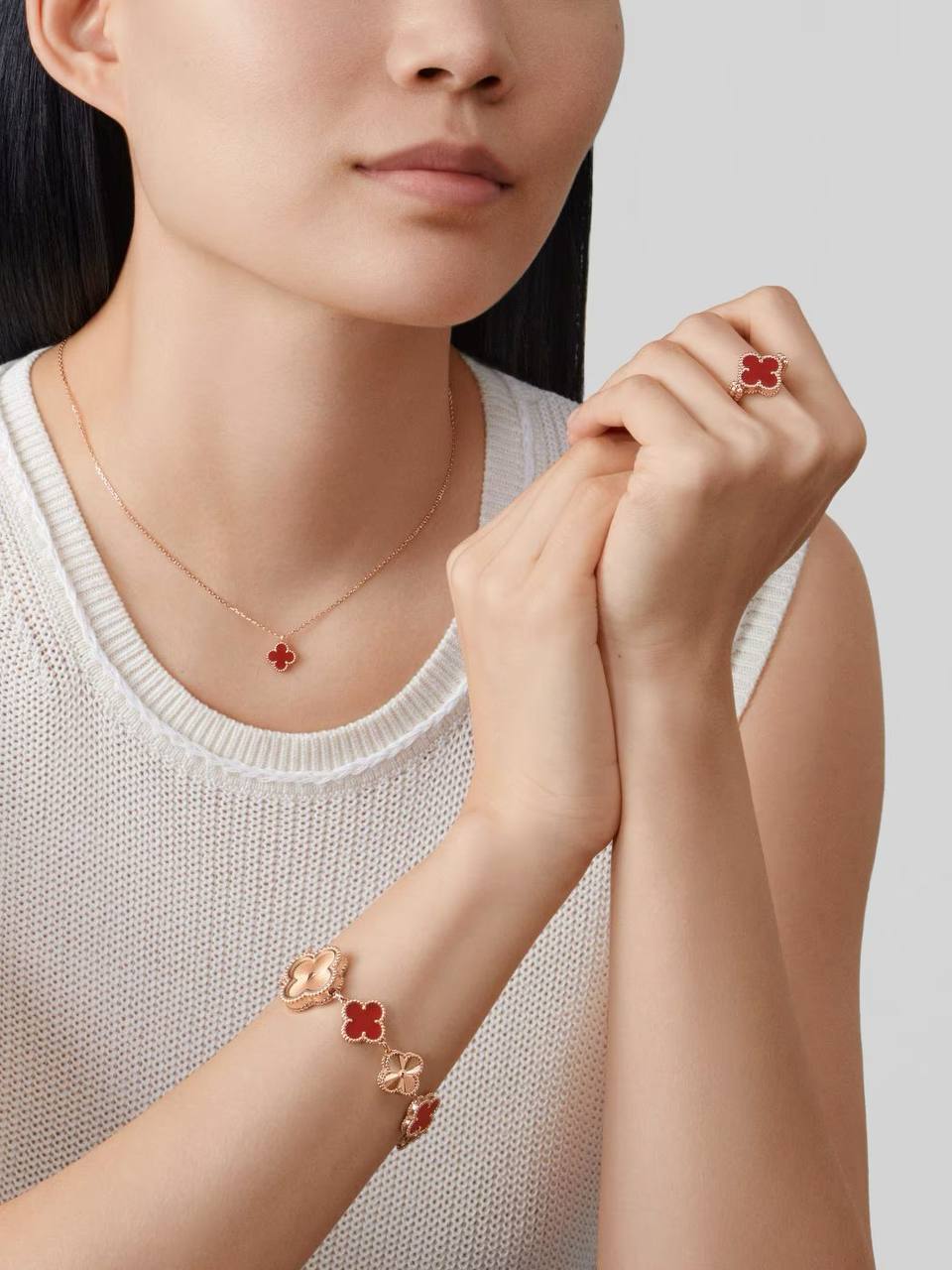 Van Cleef - Sweet Alhambra pendant